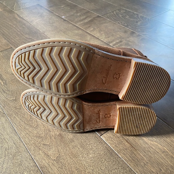 Clarks Chelsea Boot - Picture 6 of 6